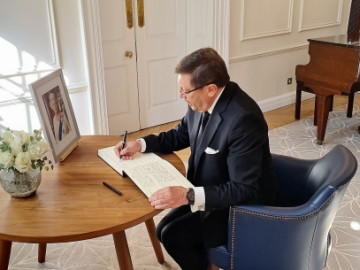 Honorary Consul General Maxim Behar Pays Tribute to Her Majesty Queen Elizabeth...