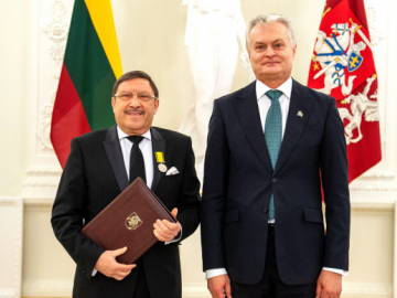 Lithuanian President Decorates Maxim Behar with a State Award for Articles Writt...